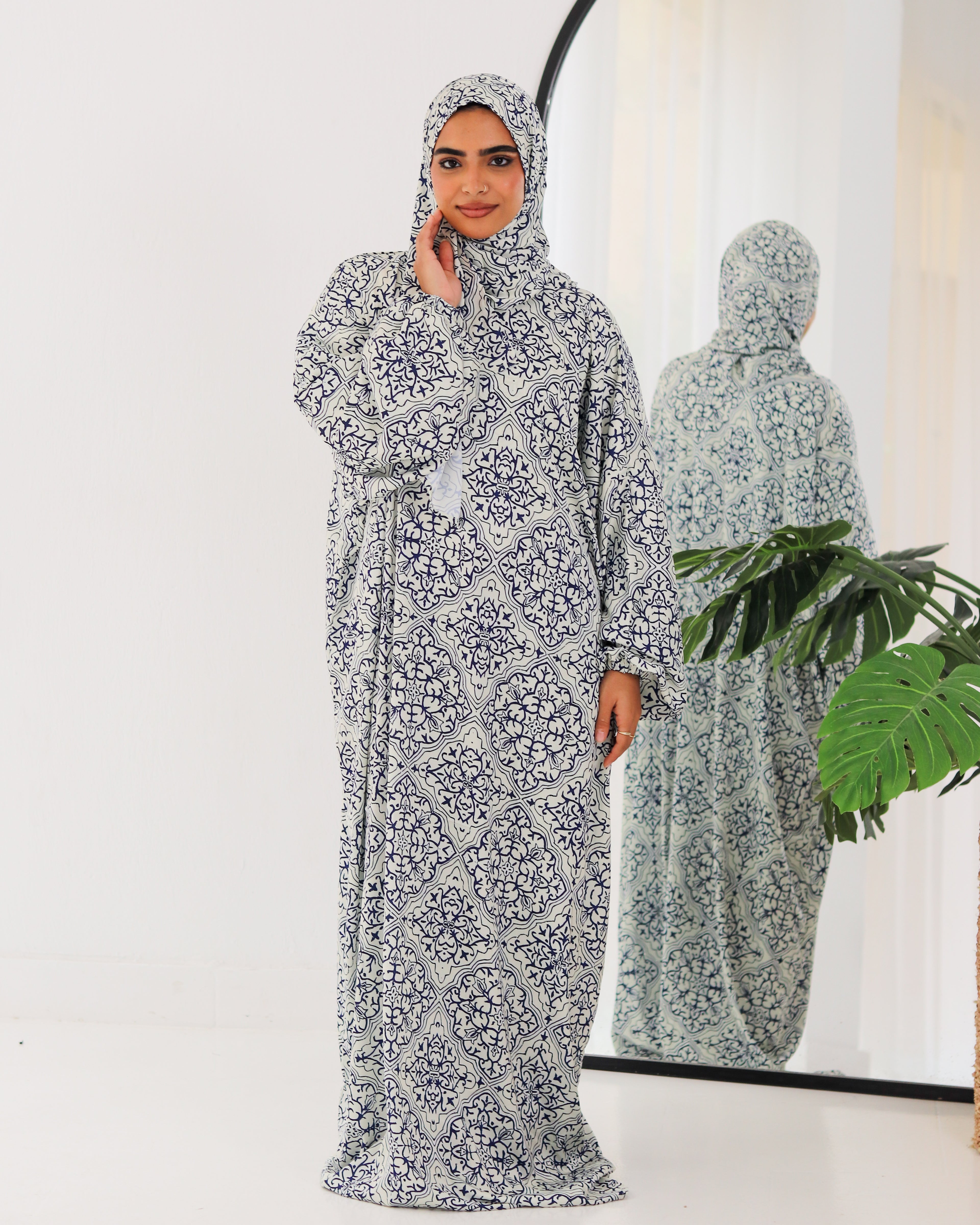 Blue Arabesque Esdal