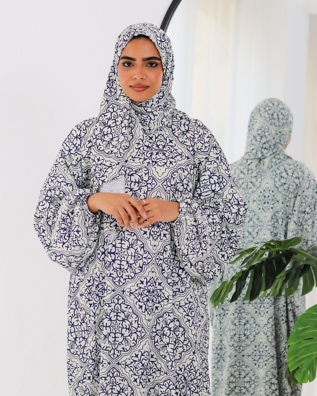 Blue Arabesque Esdal