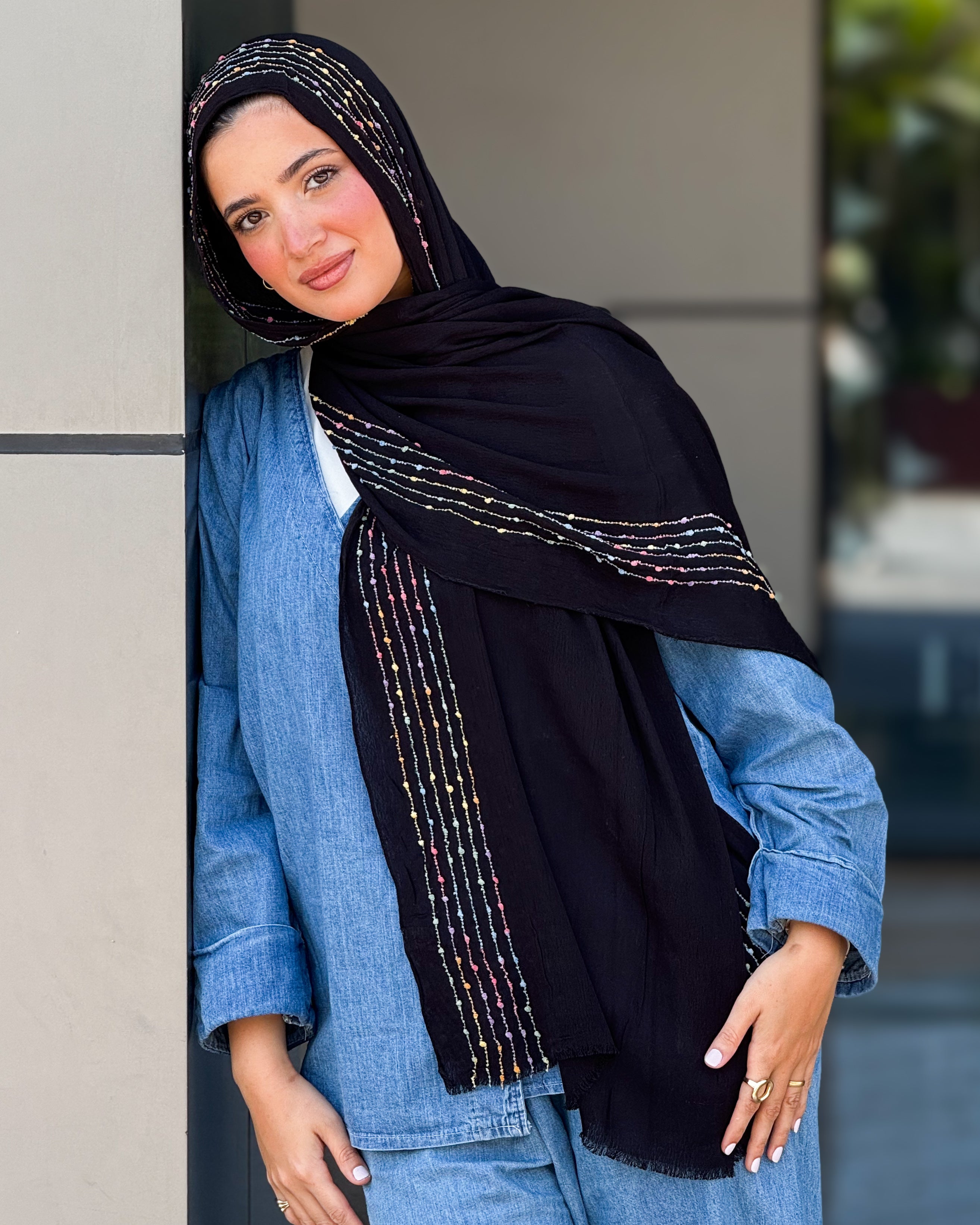 Twist of Lines Hijab - Black