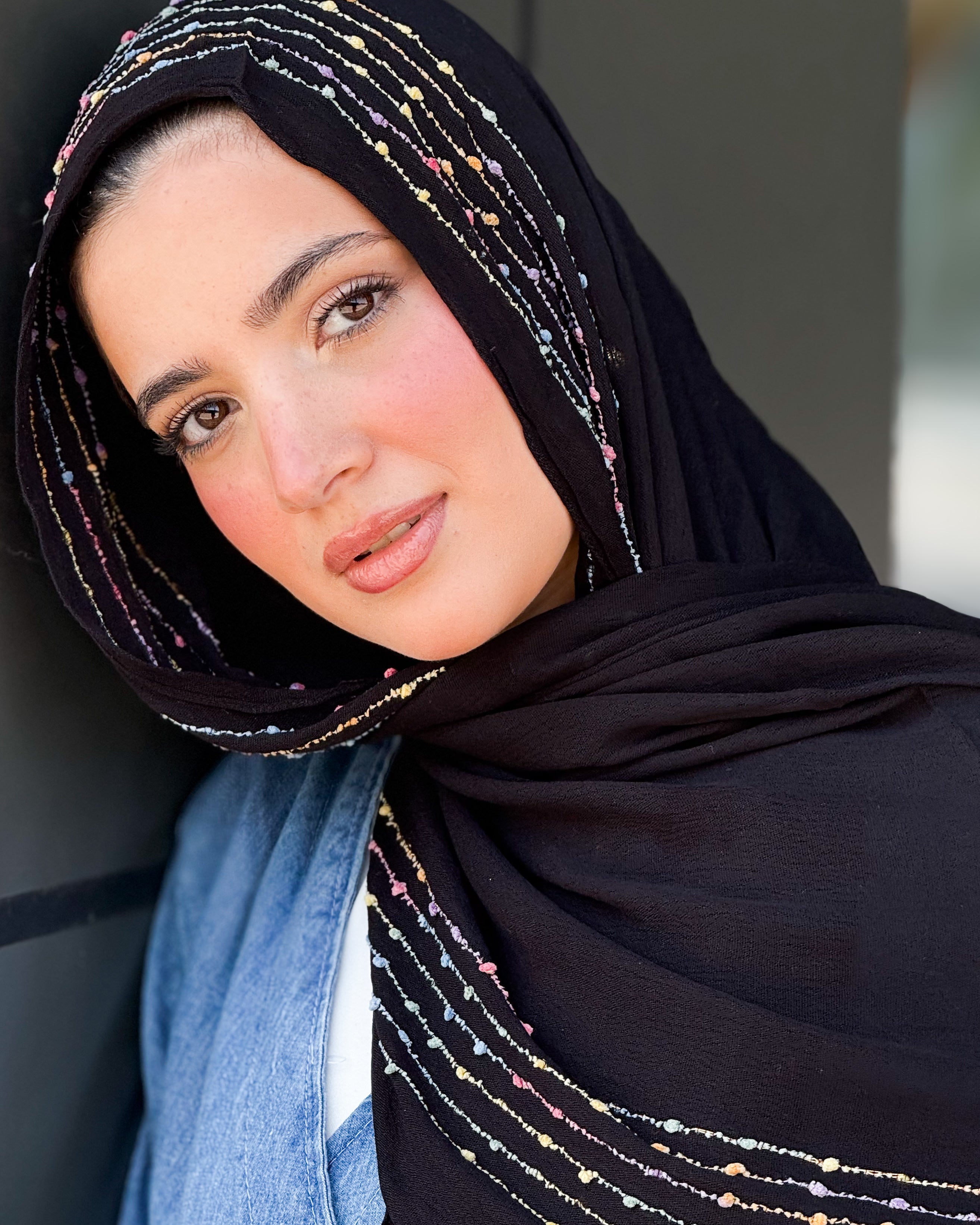 Twist of Lines Hijab - Black