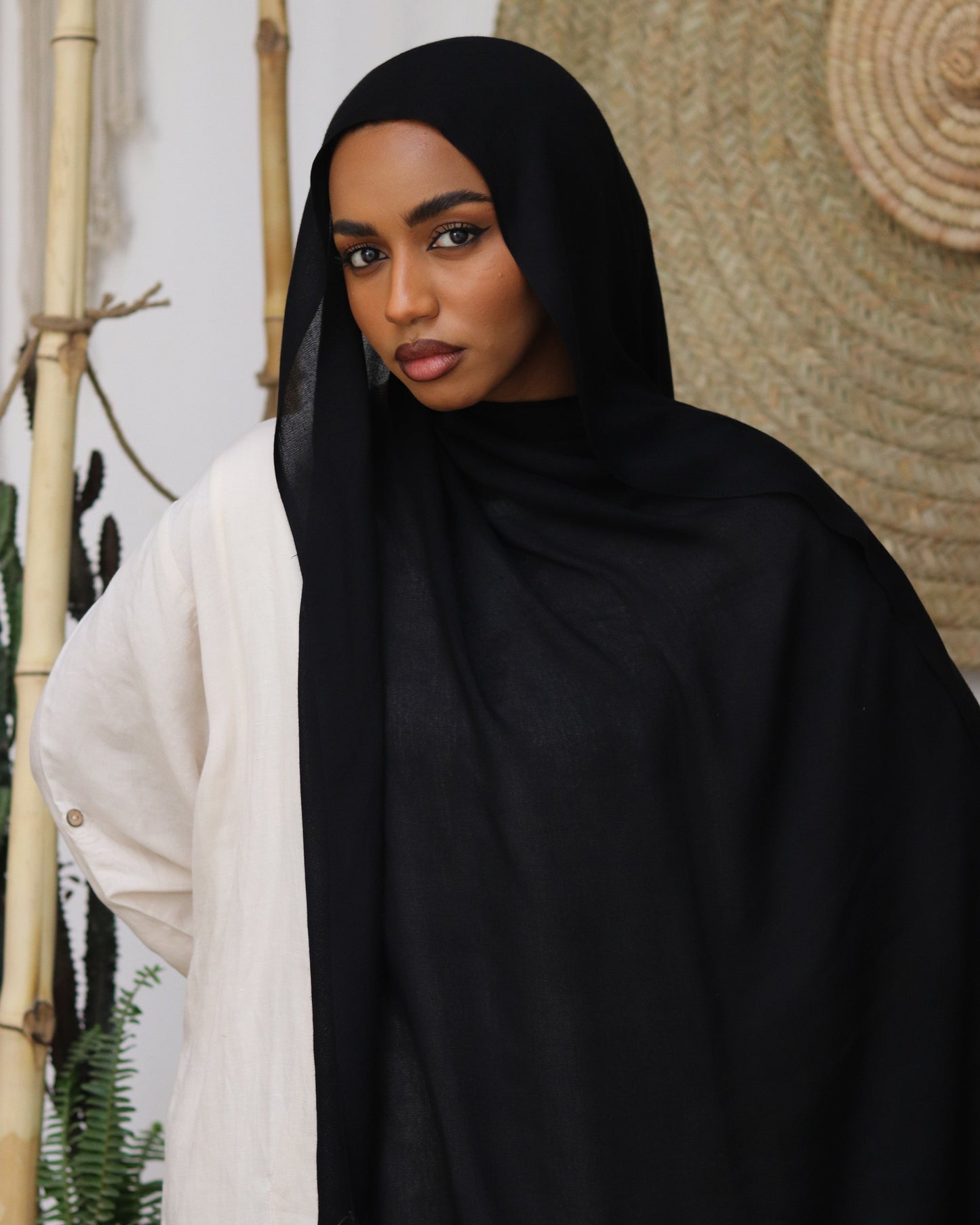 esh-esh Cotton Ash Hijab - Black