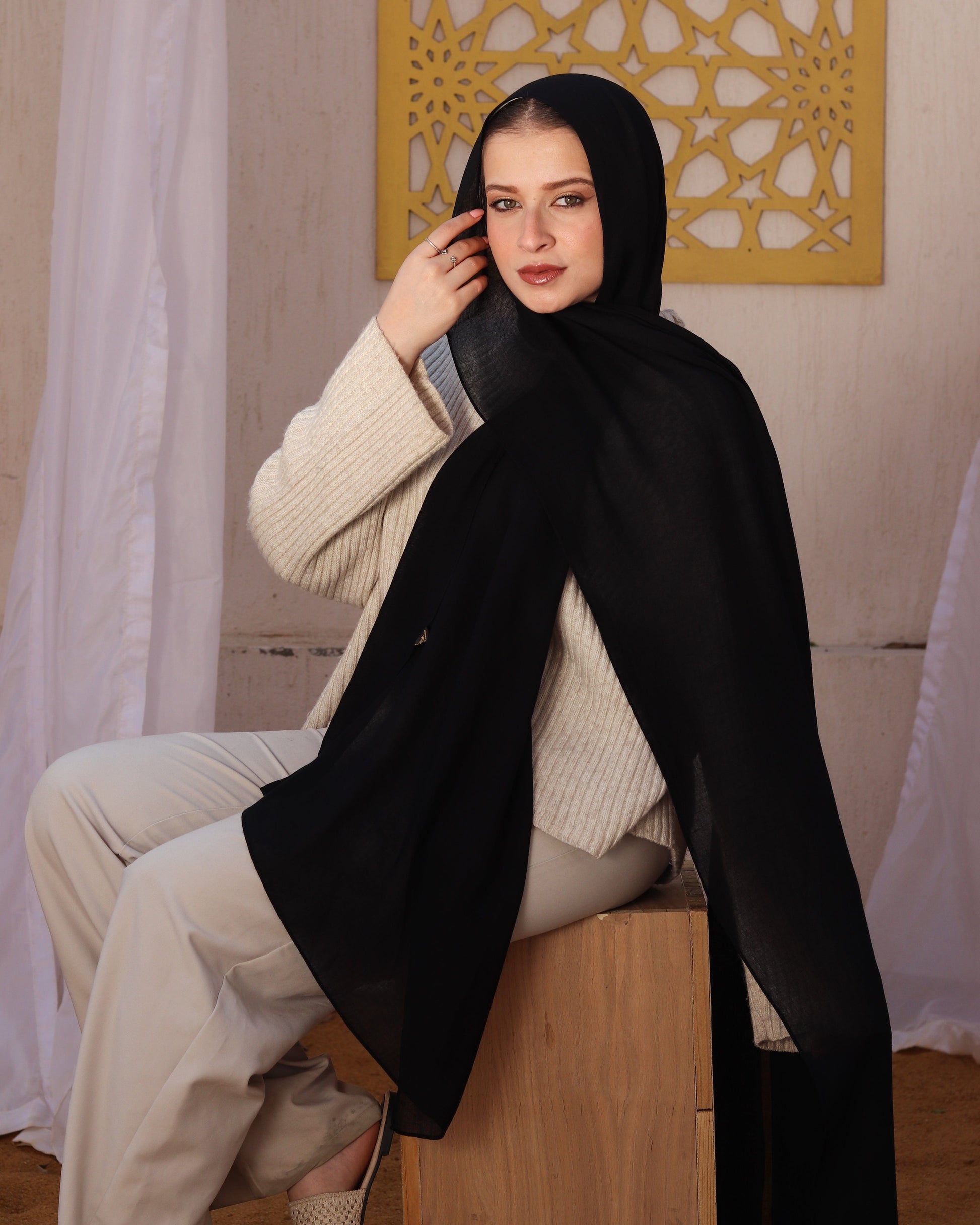 esh-esh Modal Hijab - Black