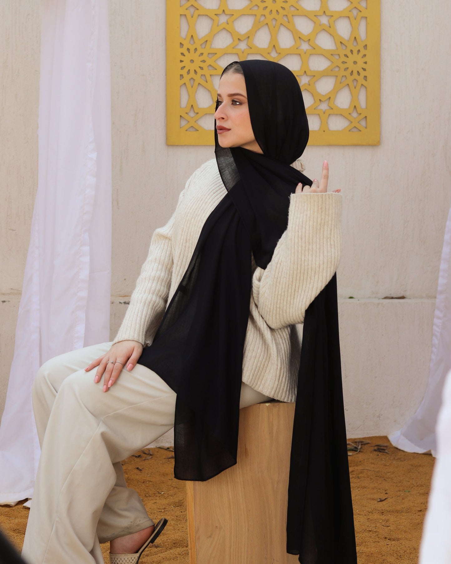 esh-esh Modal Hijab - Black